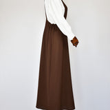 Robe-tablier marron avec chemise