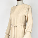 Robe beige avec perle